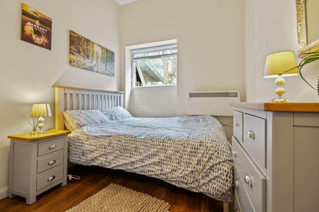 Two Bedroom With Patio Close To Hyde Park Ed4 Londen Buitenkant foto